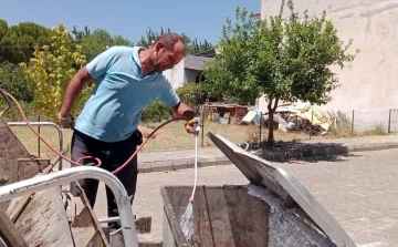 Germencik’te çöp konteynerleri temizleniyor
