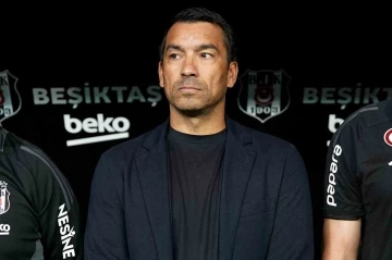 Giovanni van Bronckhorst, Nevio Scala’dan sonra bir ilki başardı!
