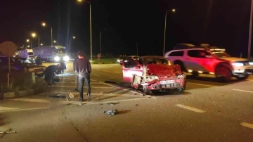 Giresun’da iki otomobil çarpıştı, LPG tankı araçtan fırladı
