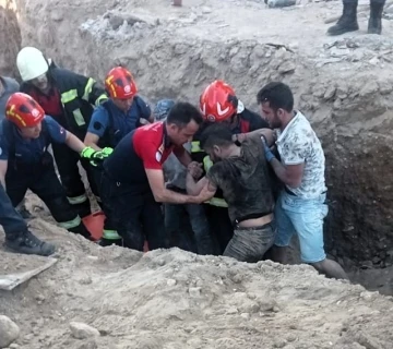 Göçük altında kalan işçi kurtarılarak hastaneye kaldırıldı
