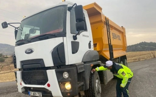 Gölbaşı’nda kış lastiği denetimi yapıldı