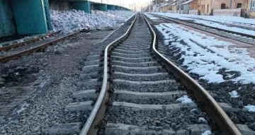 Gölbaşı’nda deprem tren raylarını büktü