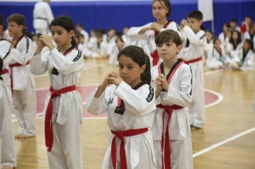 Gölcük Belediyesi tekvandocuları kuşak atladı
