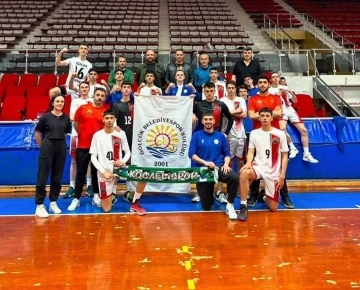 Gölcük Belediyespor’un voleybol takımından önemli başarı
