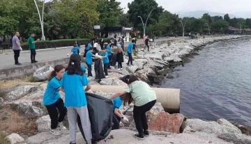 Gölcük’te çevreci çocuklar büyüklerine örnek oldu
