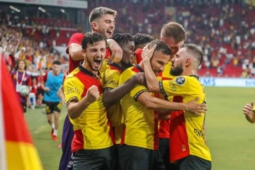 Göztepe evinde ilk 3 puanını aldı
