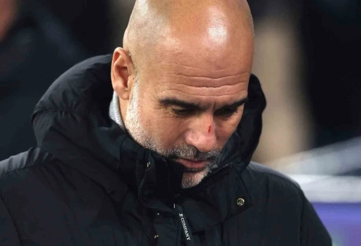 Guardiola, Feyenoord beraberliğine sinirlendi, kendine zarar verdi
