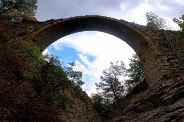 Gümüşhane’de asırlara meydan okuyan su kemeri
