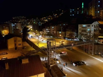 Gümüşhane’de şüpheli paket alarmı: Trafik çift yönlü kapatıldı
