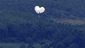 Güney Kore: &quot;Kuzey Kore çöp taşıyan 420 balon daha gönderdi&quot;
