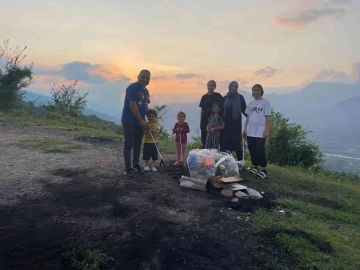 Gurbetçi ailenin geleneksel çevre temizliği devam etti
