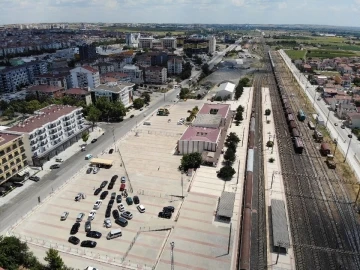 Gurbetçiler, bin 400 kilometrelik ‘sıla’ yolculuğunda arabalı treni tercih ediyor
