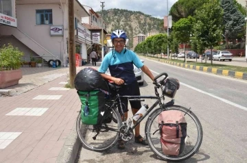 Gürcistan’a gitmek için yola çıkan Alman bisikletçi Kastamonu’ya ulaştı
