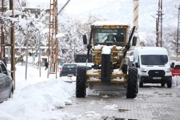 Güroymak’ta kar yağışı
