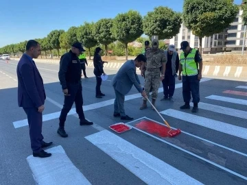 Güroymak’ta ‘Yayalara öncelik, hayata saygı duruşu’ etkinliği düzenlendi
