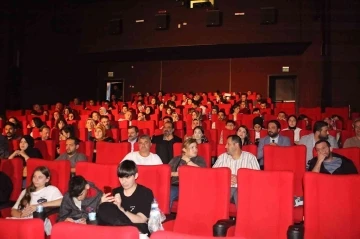 Gürsulullar sinema salonlarını doldurdu

