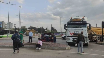 Hafif ticari aracın çarptığı tır refüje daldı : 1 yaralı
