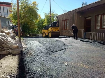 Hakkari Belediyesinden yama asfalt çalışması
