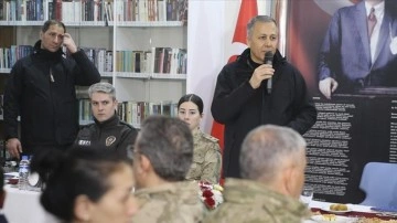 Hakkari'de Güvenlik Güçleri İle Buluşan Yerlikaya: "Türkiye Yüzyılı İmzasını Atmakta Kararlıyız"