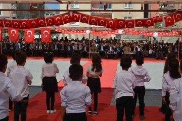 Hakkari’de İlköğretim Haftası kutlandı
