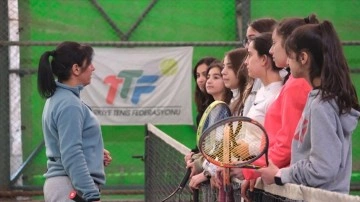 Hakkari'de Kadınlar Tenisle Öncü Oldu
