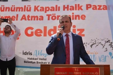 Hakkari Kapalı Halk Pazarı’nın temeli dualarla atıldı
