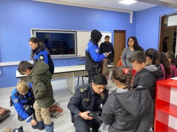 Hakkari polisinden takdir toplayan hareket
