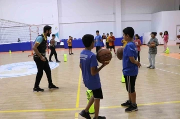 Haliliye’de gençlerin adresi yaz spor okulları oluyor
