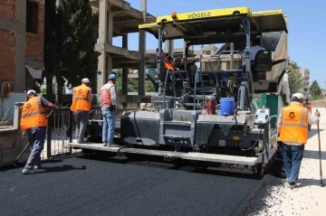 Haliliye’de sıcak asfalt çalışmaları devam ediyor
