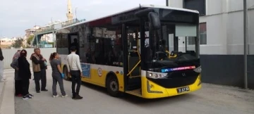 Halk otobüsünde kriz geçiren yolcu hastaneye kaldırıldı