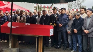 Hastalığa yenik düşen sözleşmeli er memleketinde toprağa verildi
