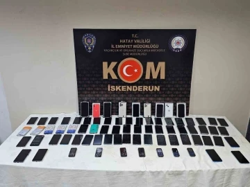 Hatay’da 77 adet kaçak cep telefonu ele geçirildi
