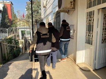 Hatay’da fuhuş operasyonunda 13 kadın kurtarıldı
