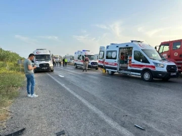 Hatay'da iki otomobil çarpıştı: 2 ölü, 4 yaralı yaralı (2)- Yeniden