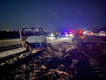 Hatay’da kamyonet ile otomobil çarpıştı: 6 yaralı
