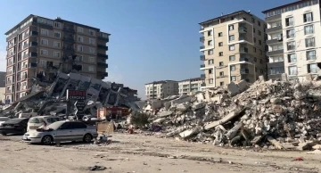 Hatay’da o cadde yerle bir oldu: Görüntüler hayalet şehri andırdı
