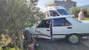 Hatay’da otomobil ile motosiklet çarpıştı: 2 yaralı
