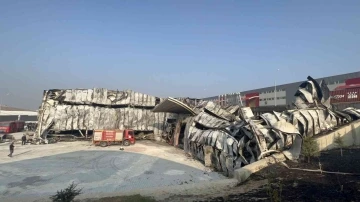 Hatay’da yanan fabrikadaki tahribat gün ağarınca ortaya çıktı
