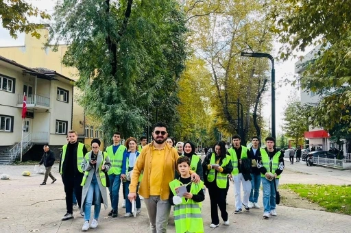 Hendek Meydanı’nda kitap okuma etkinliği
