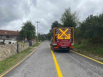 Hendek’te çizgi çalışması ile yollar daha güvenli
