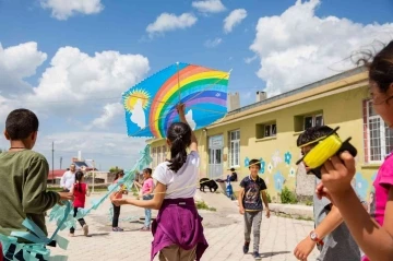 Hepsiburada, Kars’taki öğrencilerin karne heyecanına ortak oldu
