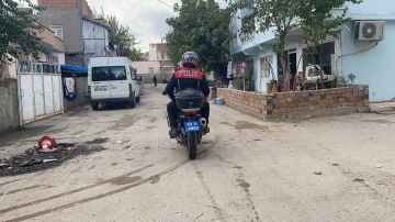 Hırsızlık şüphelisi 2 şahıs polisin takibinden kaçtı
