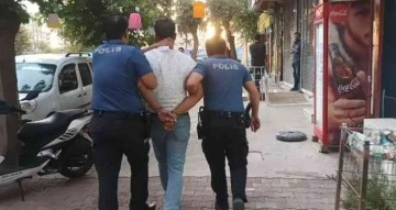 Hırsızlıktan aranan şahıs polisin kovalamacası ile yakalandı