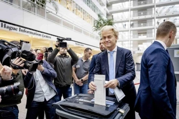 Hollanda’da sandık çıkış anketine göre aşırı sağcı Özgürlük Partisi’nin seçimi kazanması bekleniyor
