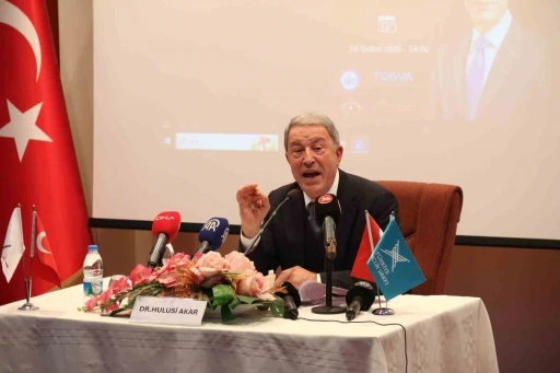 Hulusi Akar dijital teröre dikkat çekti
