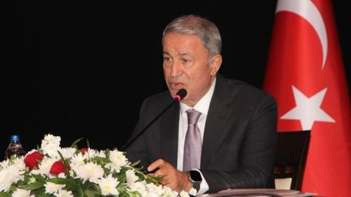 Hulusi Akar: Teröristlerin önünde iki yol var...