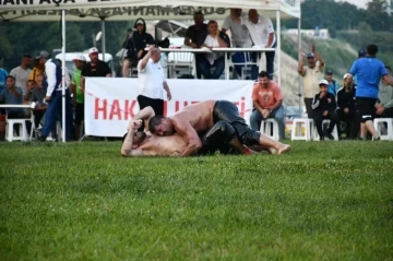 Hüseyin Pehlivan Yağlı Güreşleri’nin şampiyonu Recep Kara oldu
