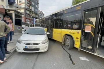 İETT otobüsü yanlış park edilen araçtan dolayı geçemedi: Metrelerce araç kuyruğu oluştu