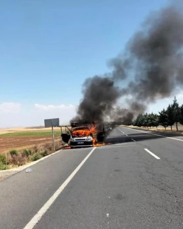 Iğdır’dan Diyarbakır’a kavun almaya gelen kamyonet alevlere teslim oldu
