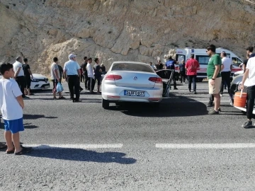İki aracın çarpıştığı kazada AK Parti Belde Başkanı hayatını kaybetti
